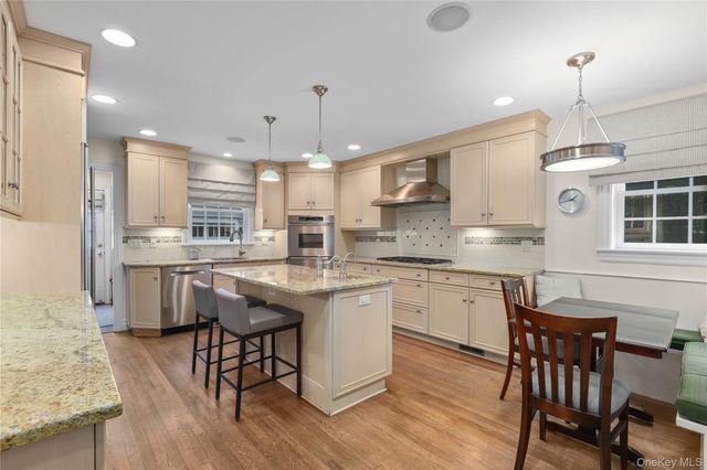 12 Sunnybrae Place, Bronxville, NY 10708