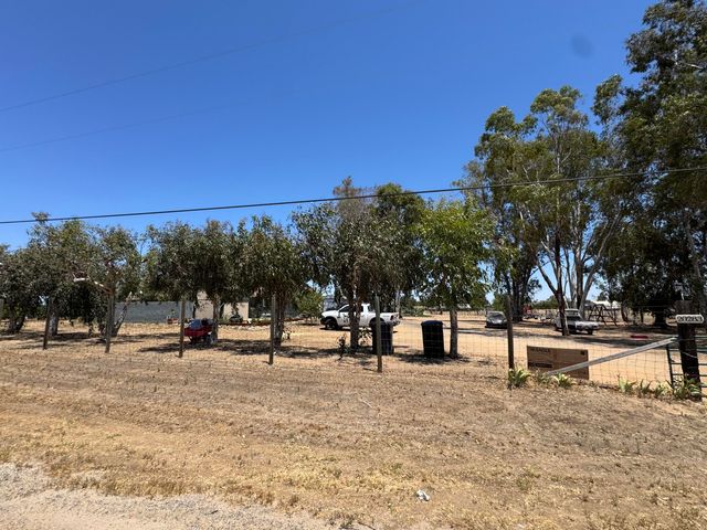 20283 Oakhill Road, Madera, CA 93638