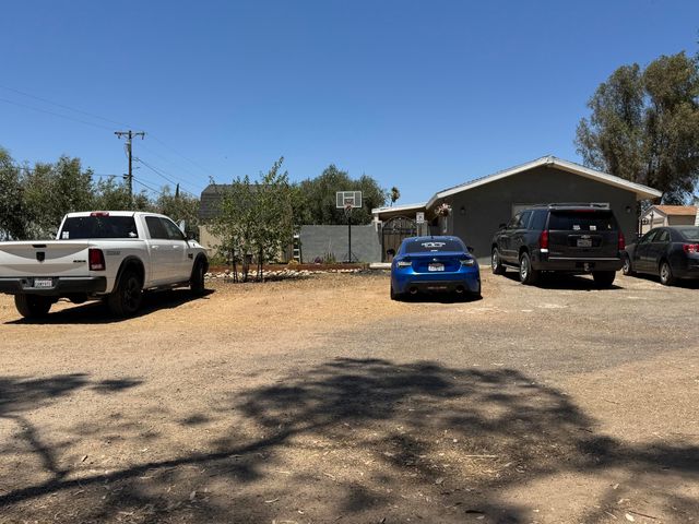 20283 Oakhill Road, Madera, CA 93638