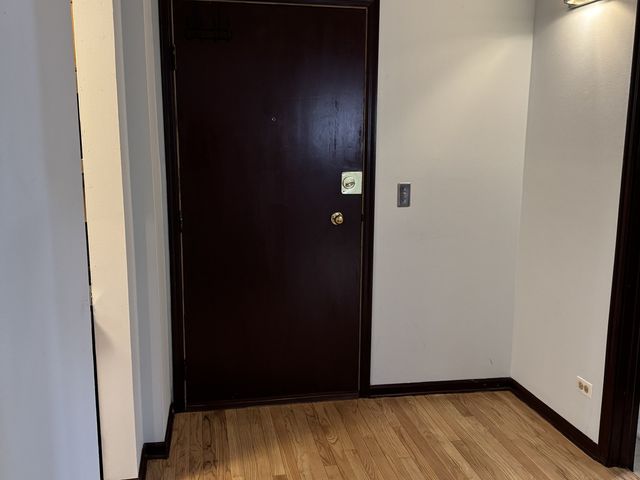 914 N Austin Boulevard B4, Oak Park, IL 60302