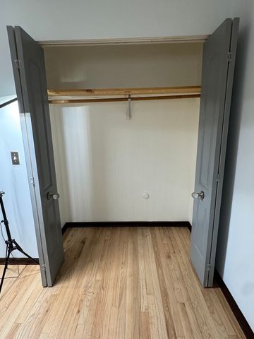 914 N Austin Boulevard B4, Oak Park, IL 60302