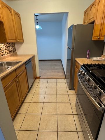 914 N Austin Boulevard B4, Oak Park, IL 60302