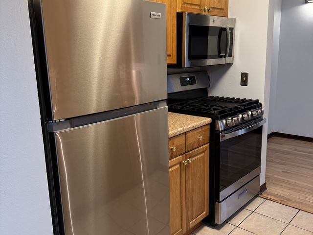 914 N Austin Boulevard B4, Oak Park, IL 60302