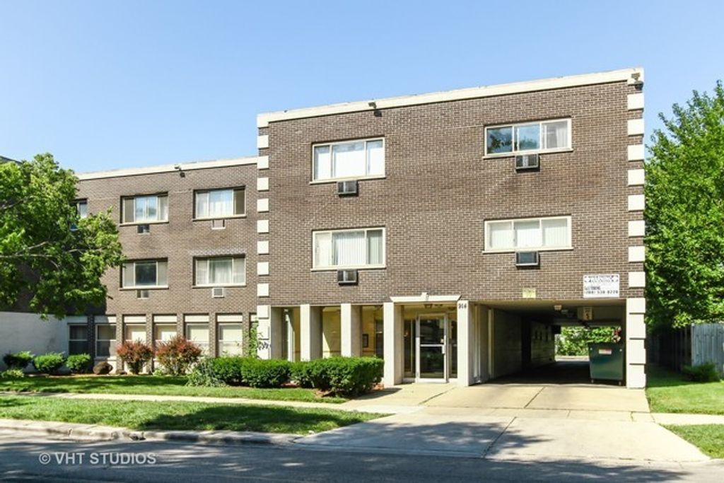 914 N Austin Boulevard B4, Oak Park, IL 60302