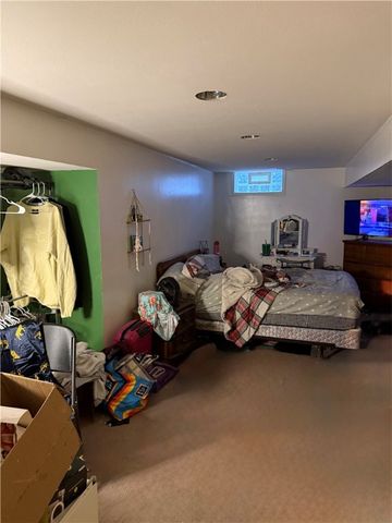 130 Crescent Dr, Canton Twp, PA 15301