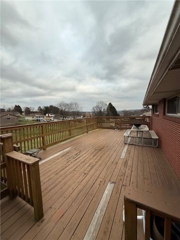 130 Crescent Dr, Canton Twp, PA 15301