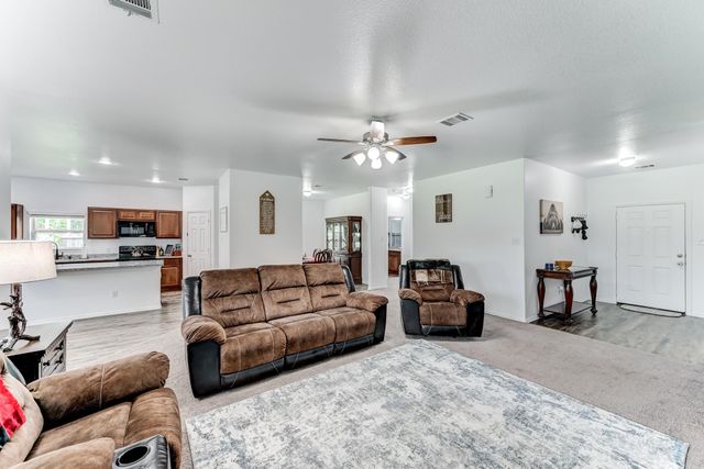 9850 Hunter Springs Drive, Conroe, TX 77306