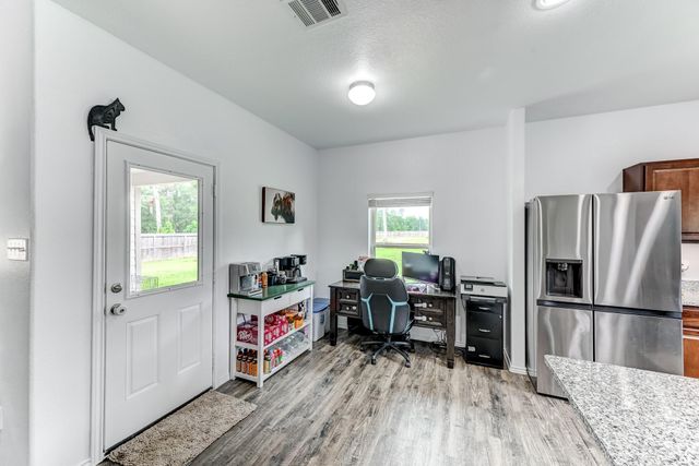 9850 Hunter Springs Drive, Conroe, TX 77306