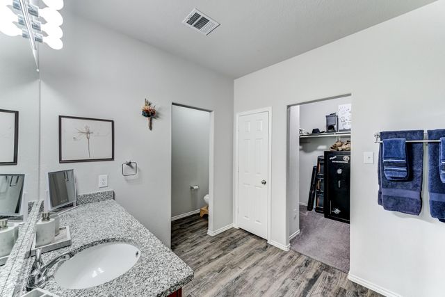 9850 Hunter Springs Drive, Conroe, TX 77306