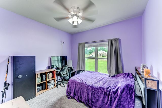 9850 Hunter Springs Drive, Conroe, TX 77306