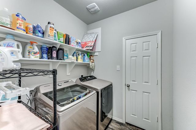 9850 Hunter Springs Drive, Conroe, TX 77306