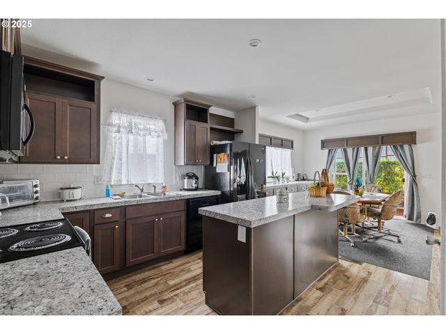 1873 E CEDAR St, Myrtle Point, OR 97458