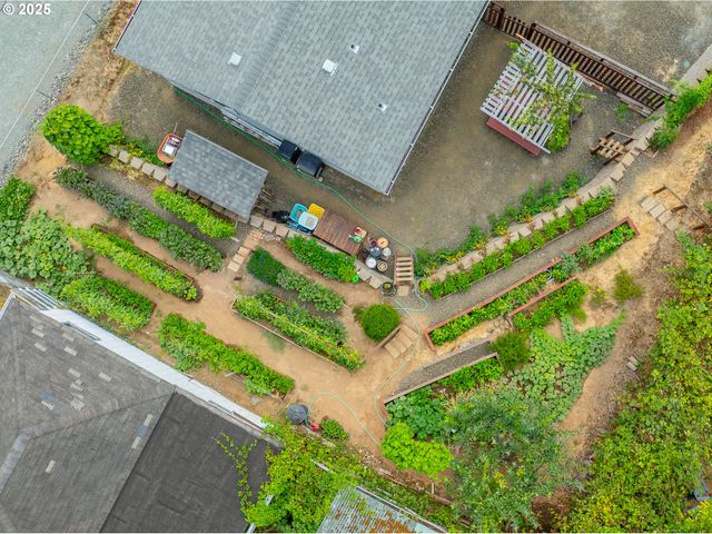 1873 E CEDAR St, Myrtle Point, OR 97458