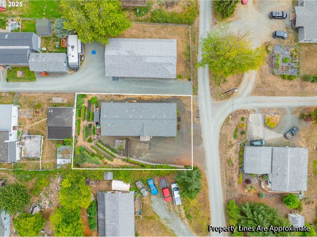 1873 E CEDAR St, Myrtle Point, OR 97458