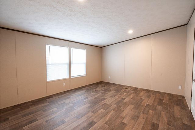 6945 Seawillow RD, Lockhart, TX 78644