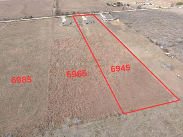 6945 Seawillow RD, Lockhart, TX 78644
