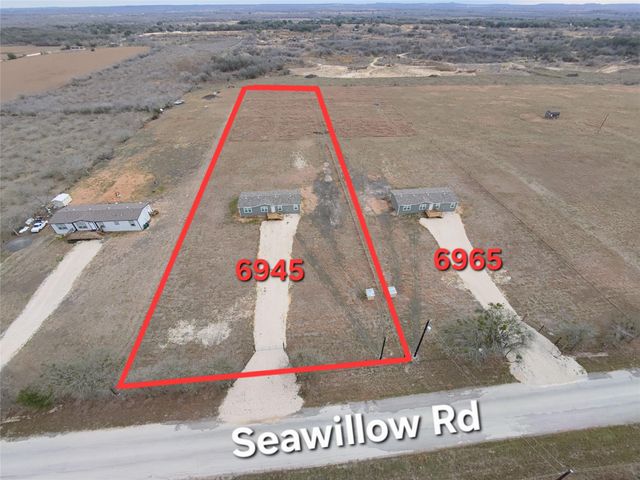 6945 Seawillow RD, Lockhart, TX 78644