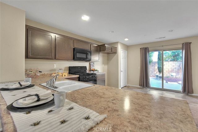 7165 Hazelwood Way, Fontana, CA 92336