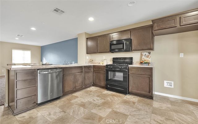 7165 Hazelwood Way, Fontana, CA 92336