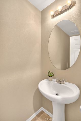 7165 Hazelwood Way, Fontana, CA 92336