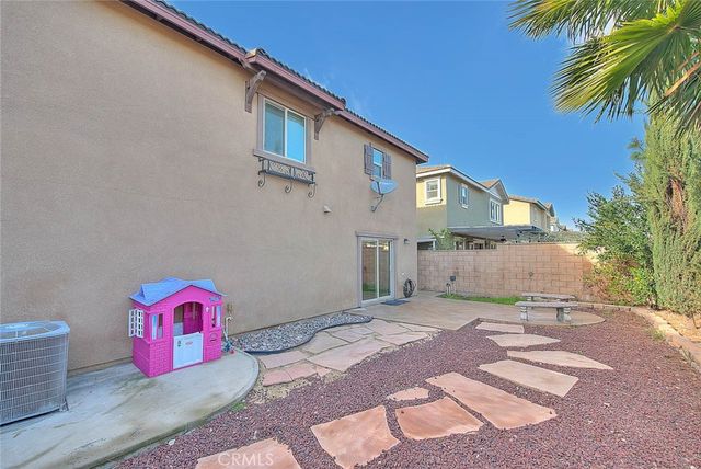 7165 Hazelwood Way, Fontana, CA 92336