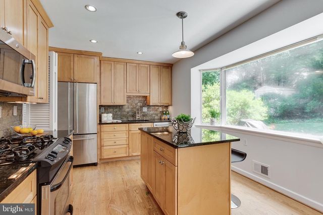 3910 MONTROSE DRWY, Chevy Chase, MD 20815