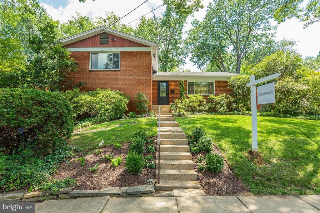 3910 MONTROSE DRWY, Chevy Chase, MD 20815