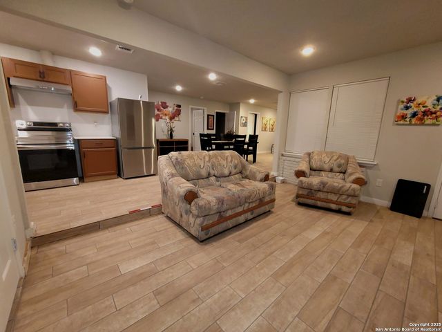 2403 Westward, San Antonio, TX 78227