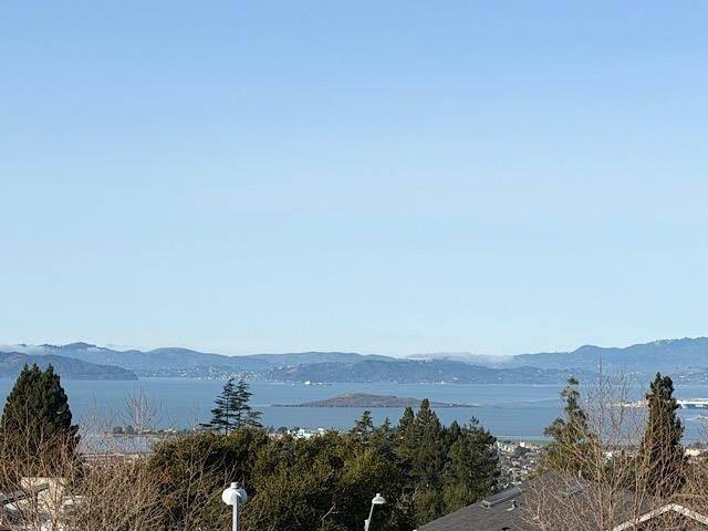 225 Arlington Ave., Kensington, CA 94707