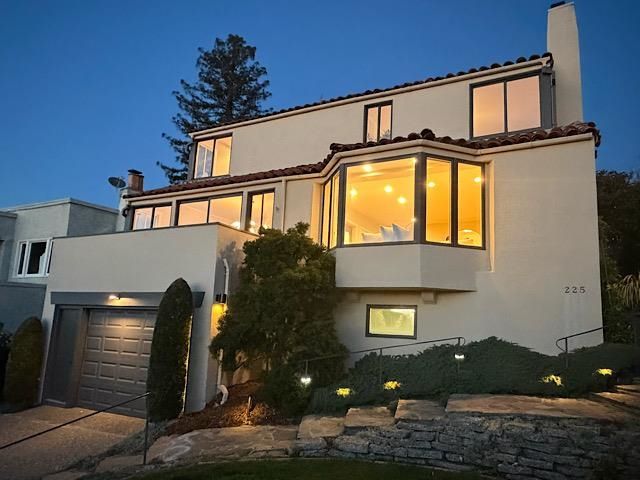 225 Arlington Ave., Kensington, CA 94707