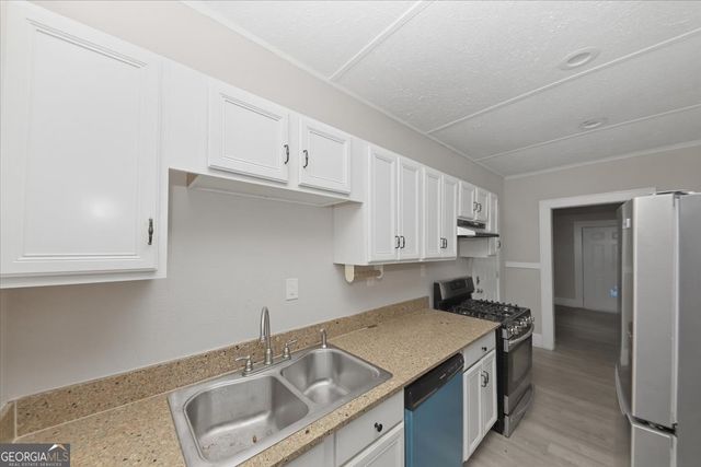 1853 Center Avenue, East Point, GA 30344