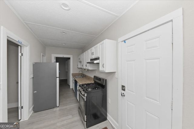 1853 Center Avenue, East Point, GA 30344