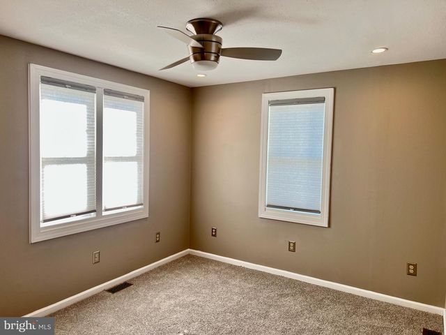 36 CRAFTON AVE, Pitman, NJ 08071