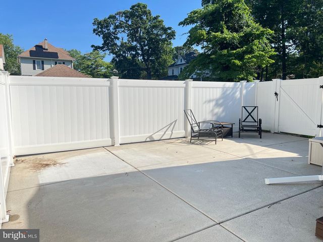 36 CRAFTON AVE, Pitman, NJ 08071