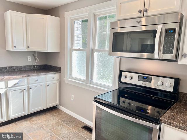 36 CRAFTON AVE, Pitman, NJ 08071