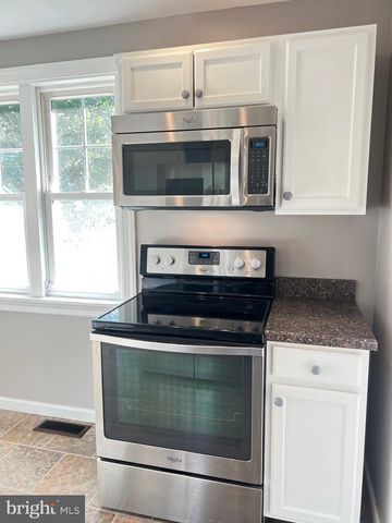 36 CRAFTON AVE, Pitman, NJ 08071