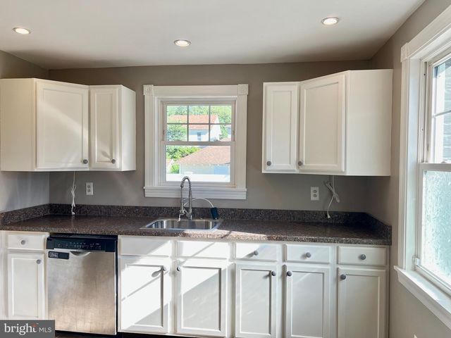 36 CRAFTON AVE, Pitman, NJ 08071