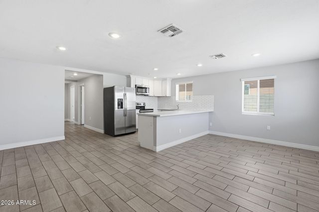 1725 W CAROL Avenue, Phoenix, AZ 85021