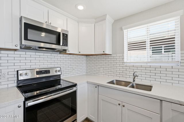 1725 W CAROL Avenue, Phoenix, AZ 85021
