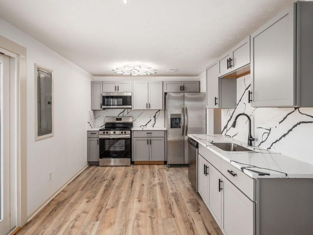 904 Kyle Avenue, Columbus, OH 43207