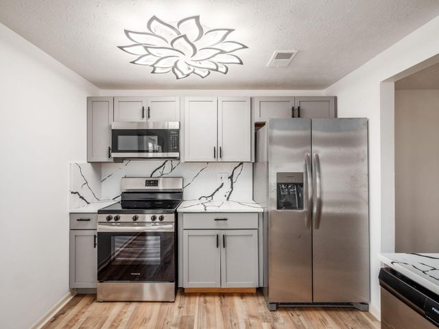 904 Kyle Avenue, Columbus, OH 43207