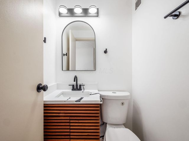 904 Kyle Avenue, Columbus, OH 43207