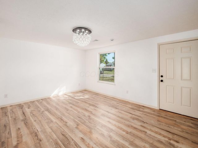 904 Kyle Avenue, Columbus, OH 43207