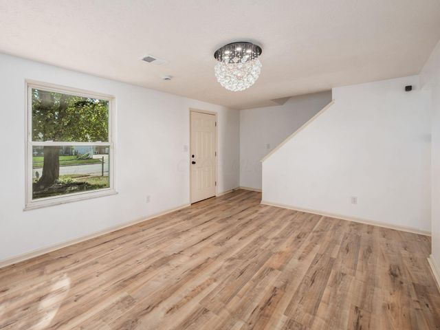 904 Kyle Avenue, Columbus, OH 43207