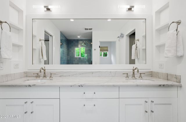 3921 E ELM Street, Phoenix, AZ 85018