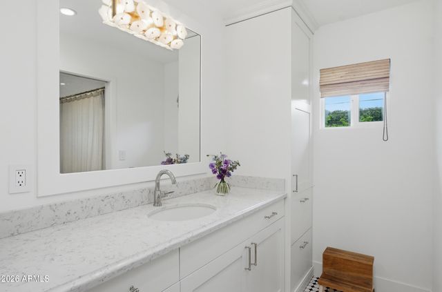 3921 E ELM Street, Phoenix, AZ 85018
