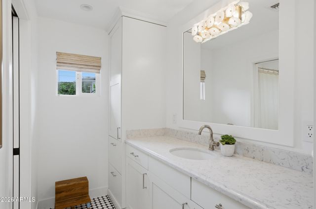 3921 E ELM Street, Phoenix, AZ 85018