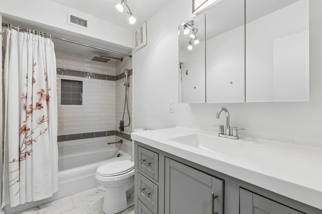 6007 N Sheridan Road 9E, Chicago, IL 60660