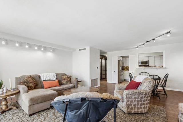 6007 N Sheridan Road 9E, Chicago, IL 60660