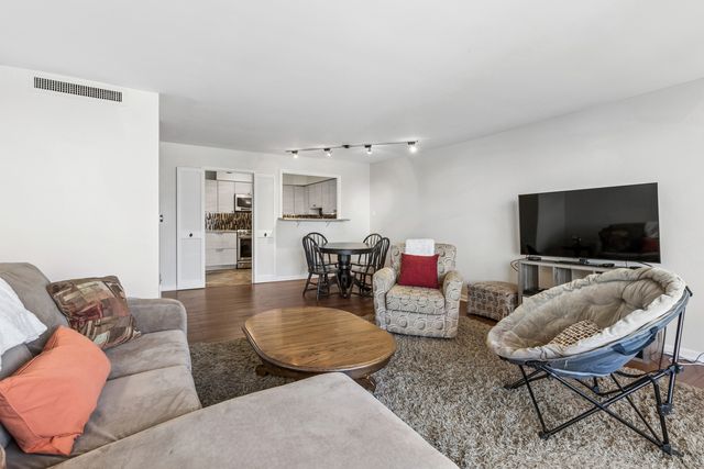 6007 N Sheridan Road 9E, Chicago, IL 60660